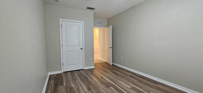 Building Photo - 318 Gris Sky Ln