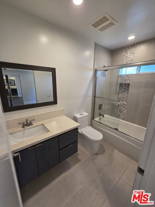 Building Photo - 1255 N Kingsley Dr