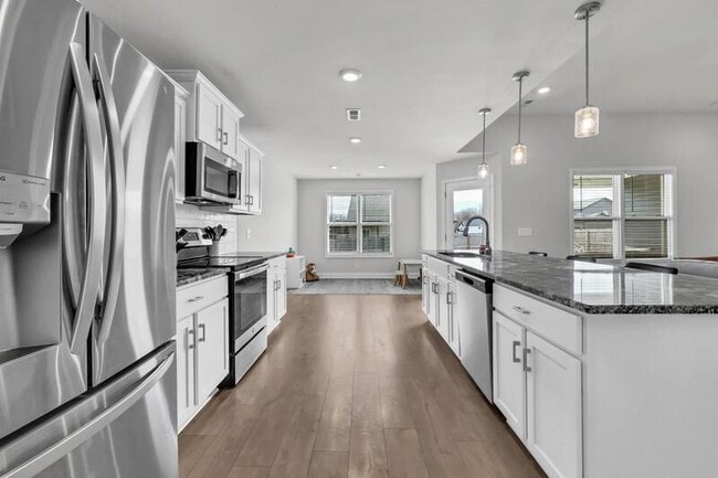 Building Photo - 441 Pomeroy Dr