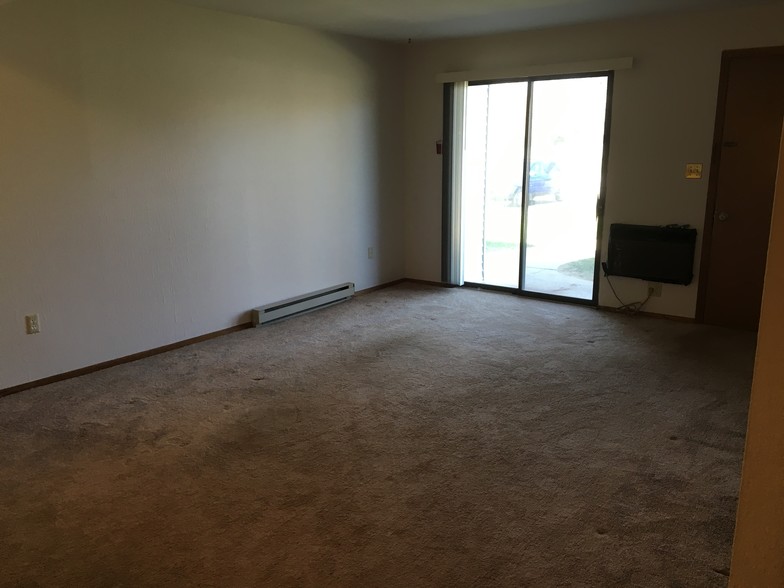 Building Photo - 1657 S Carriage Ln