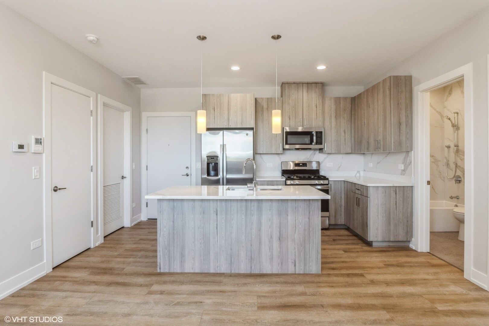 Building Photo - 3729 W Belmont Ave