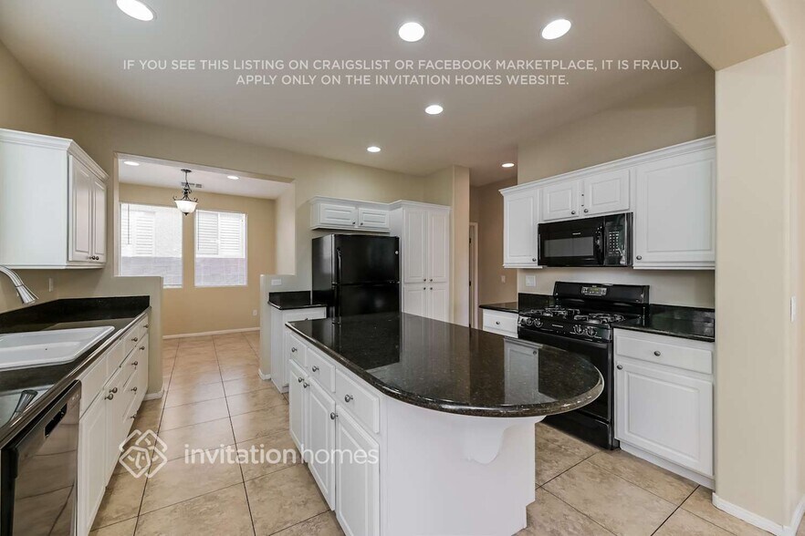 Building Photo - 1290 Cornet St