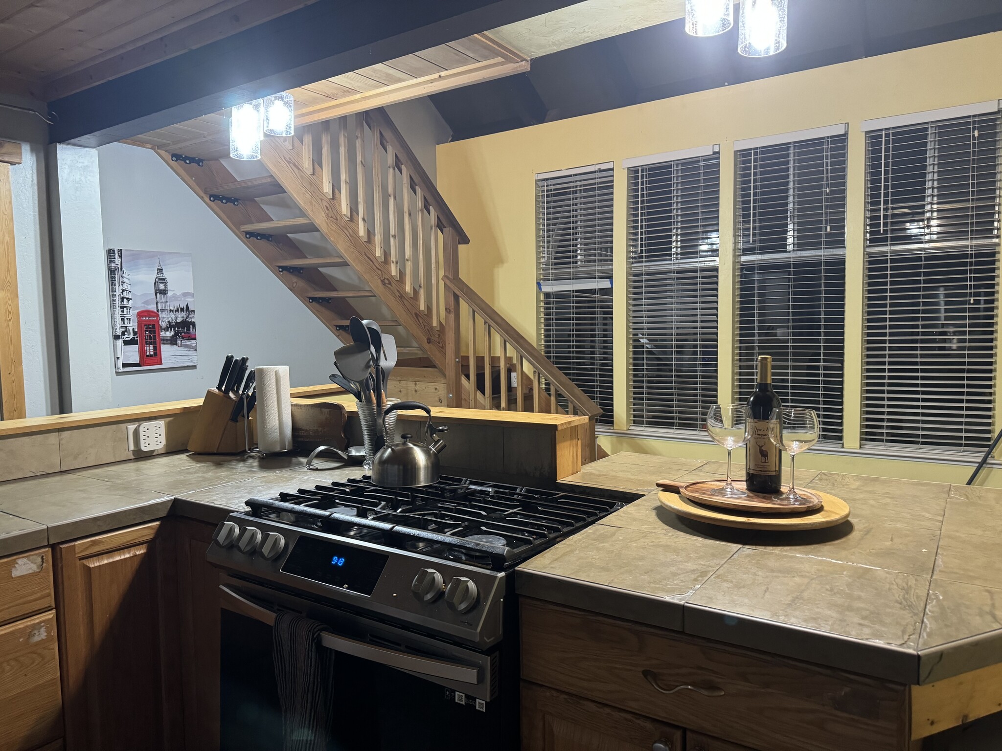 Building Photo - 3115 N Lake Blvd