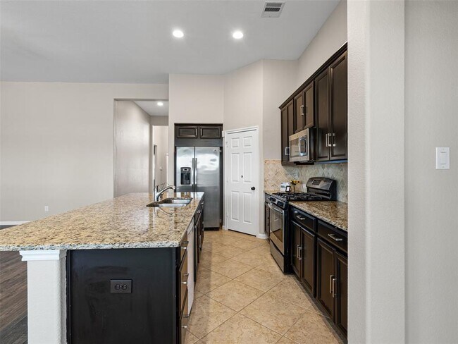 Building Photo - 16906 Wedgeside Pk