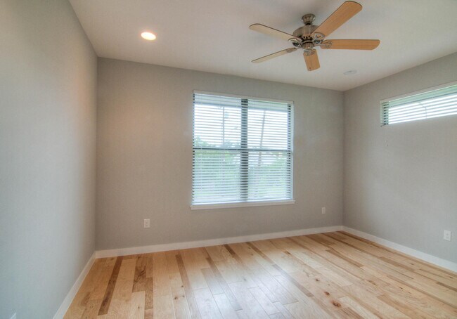 Building Photo - 4303 Red River St