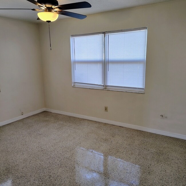 Building Photo - 3826 14th Ave S