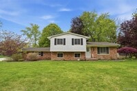Building Photo - 2478 Hiller Rd