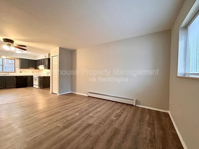 Building Photo - 2134 McKee Ave SW