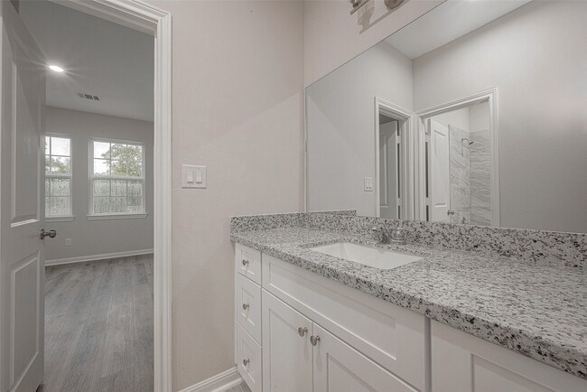 Building Photo - 2528 S Texas Ave