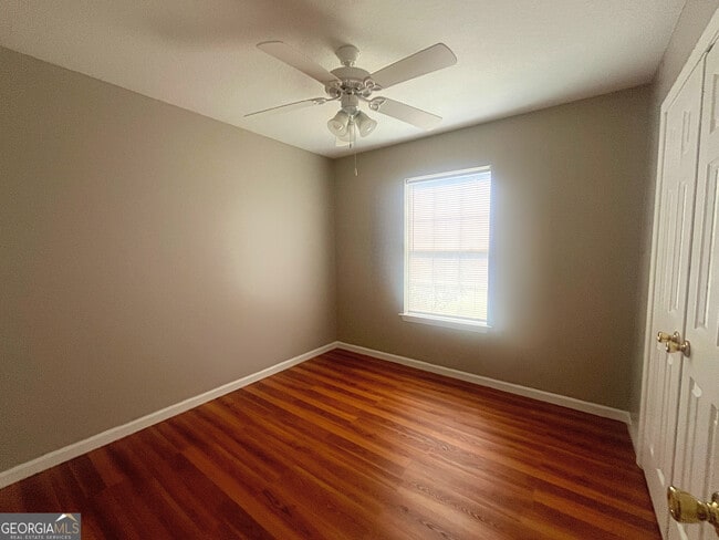 Building Photo - 106 Zinnia Ct