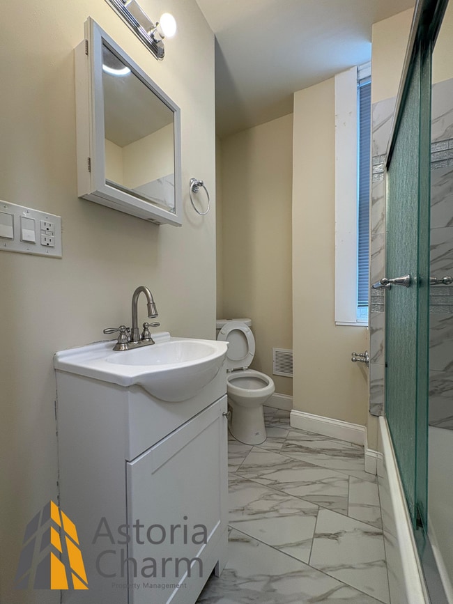 Building Photo - Move-In Ready 4-Bedroom Home with Updated ...