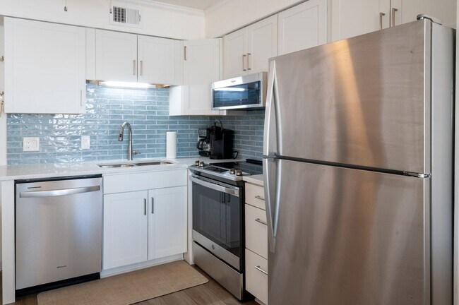 Building Photo - OCEANFRONT OFF-SEASON MONTHLY 2 BEDROOM NOW AVAILABLE