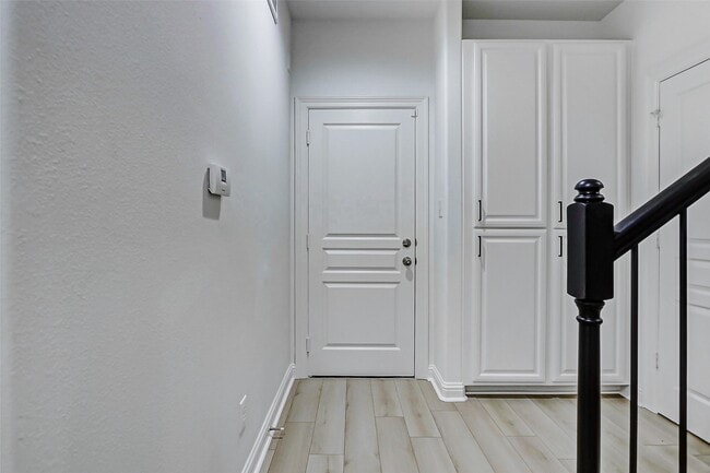 Building Photo - 5 Versante Ct