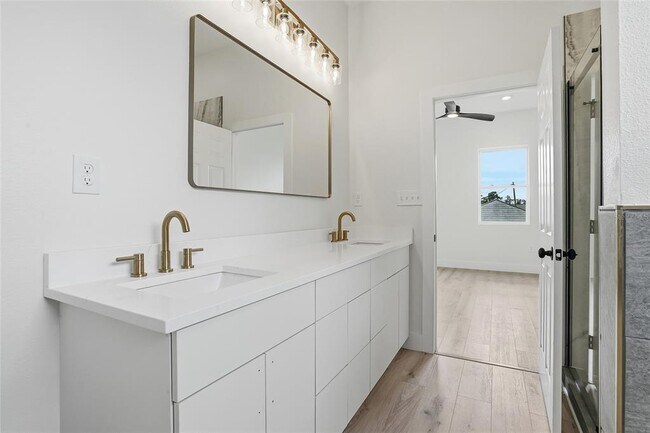 Building Photo - 11256 Salters St