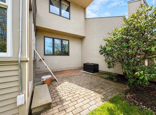 Building Photo - 209 Vivian Ln