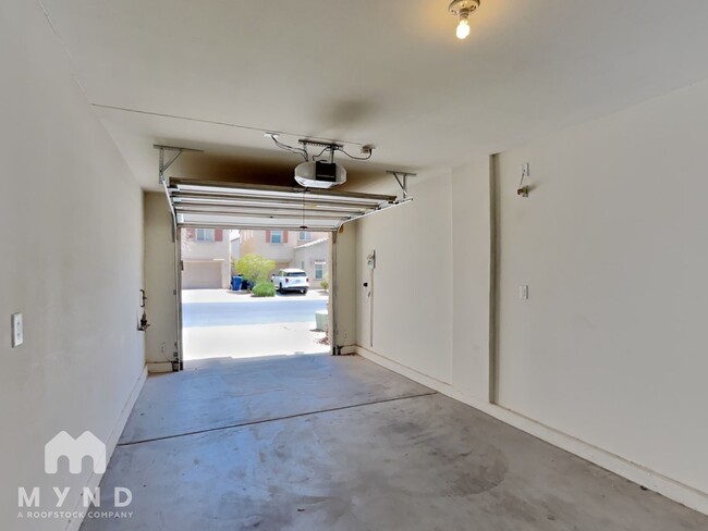 Building Photo - 9053 S Winthrop Springs Rd