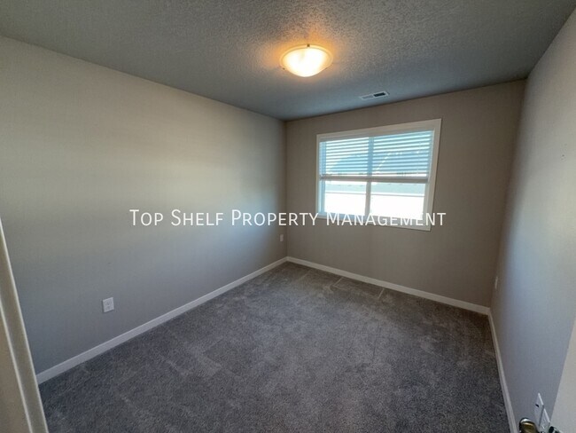 Building Photo - 5711 NE Lowell Ln
