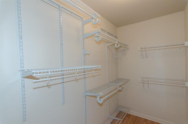 Building Photo - 1006 Promenade Ct