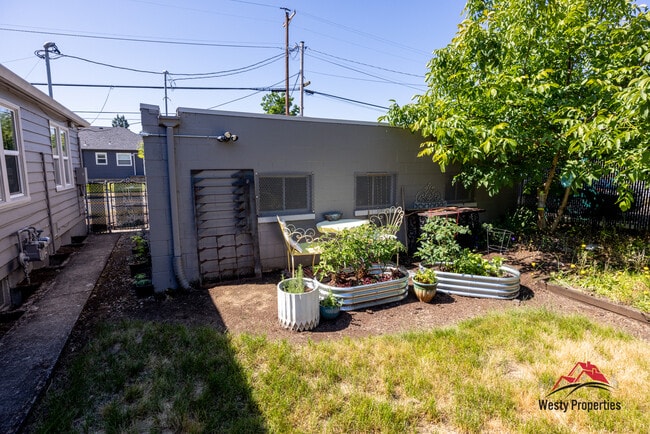 Building Photo - 5509 N Boston Ave