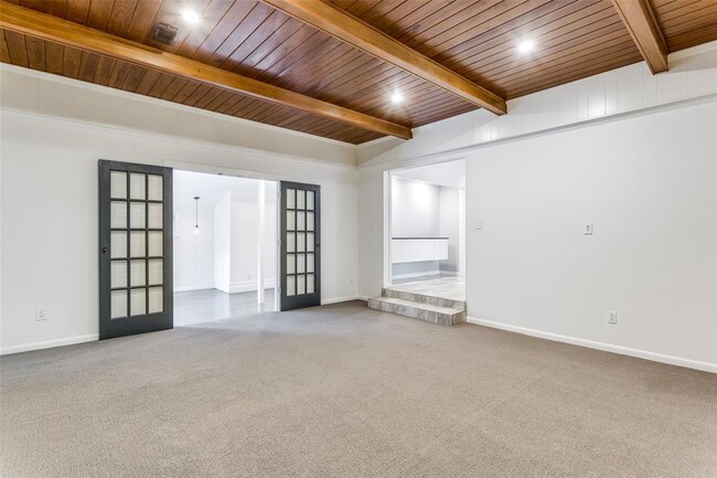 Building Photo - 9203 Knoll Crest Loop