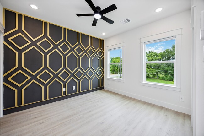 Building Photo - 4601 Newberry St