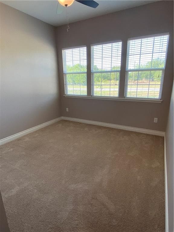 Building Photo - 606 W 1st St