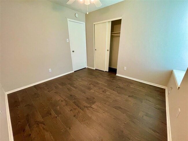 Building Photo - 1102 Beecroft Dr