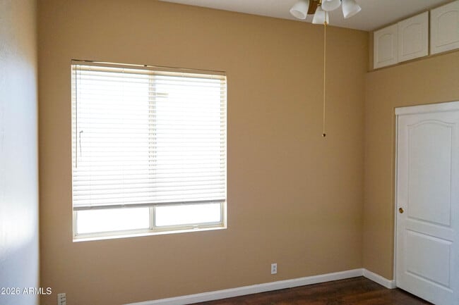 Building Photo - 541 N Danielson Way