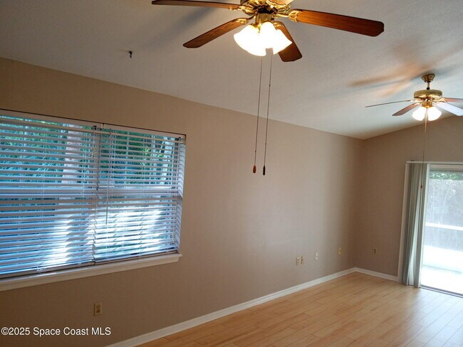 Building Photo - 2326 Talmadge Dr