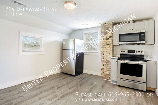 Building Photo - 214 Delaware St SE