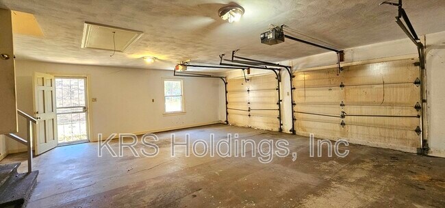 Building Photo - 1029 Dulcie Ave