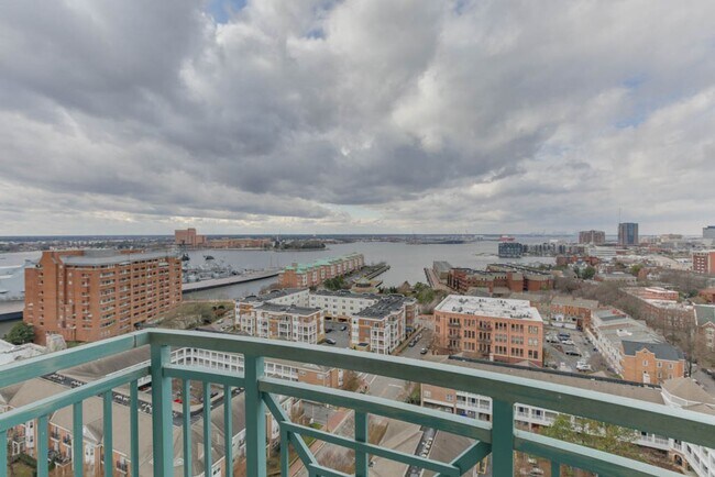 Building Photo - Spectacular Penthouse Condo in Downtown No...