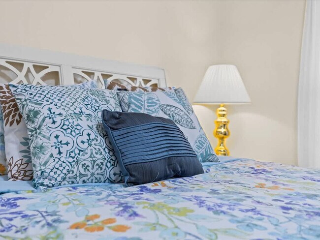 Building Photo - 113 Pompano Beach Dr