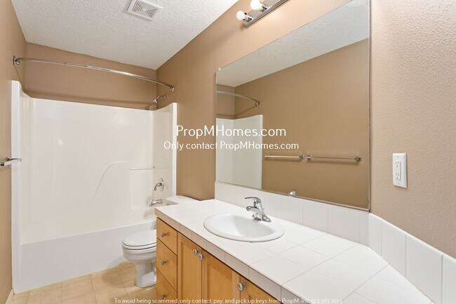 Building Photo - Colorful Four Bedroom Home In Bethany W/ Spacious Backyard!