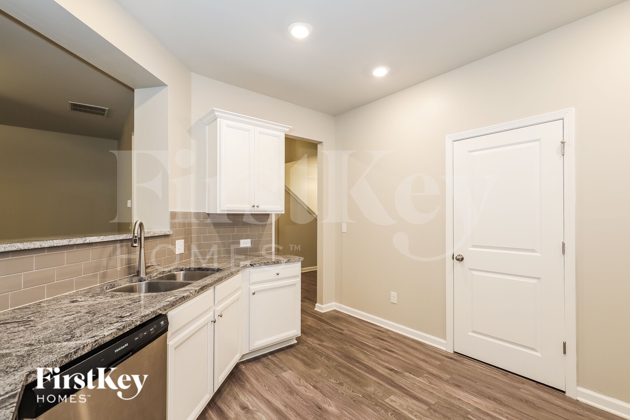 Building Photo - 3628 Moon Crest Dr