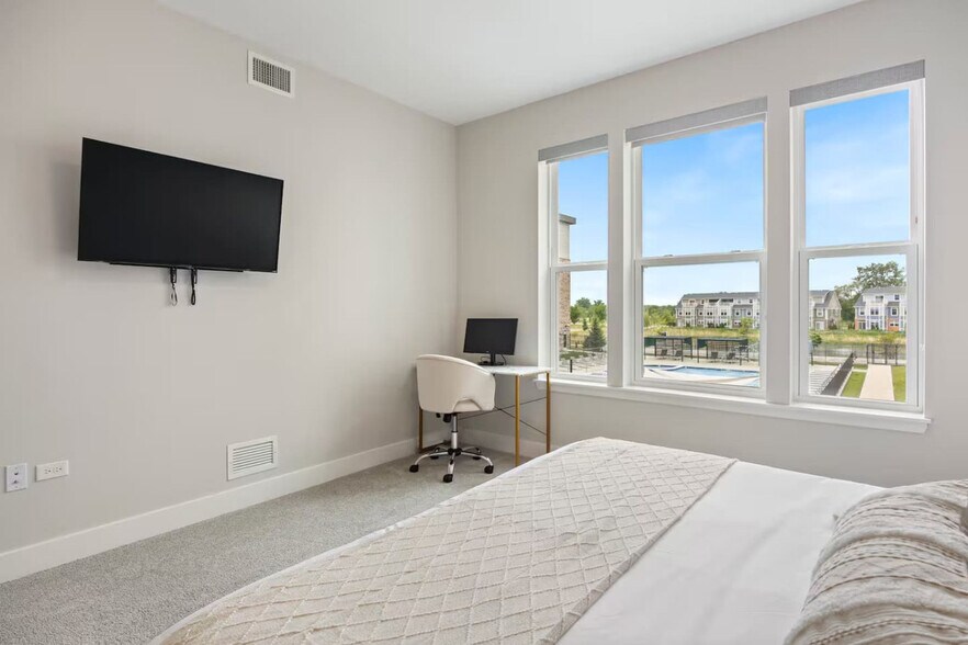 Building Photo - 28294 Ferry Rd