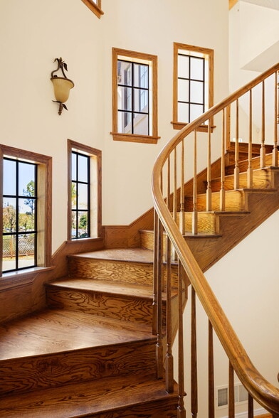 Building Photo - 5237 San Feliciano Dr