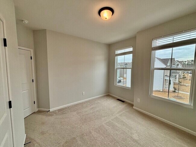 Building Photo - 1465 Creekside Cir NW