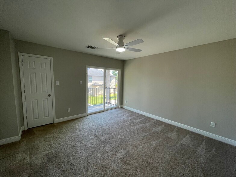 Master Bed - 5011 Mallow St