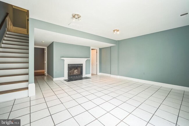 Building Photo - 3503 Coxcomb Mews