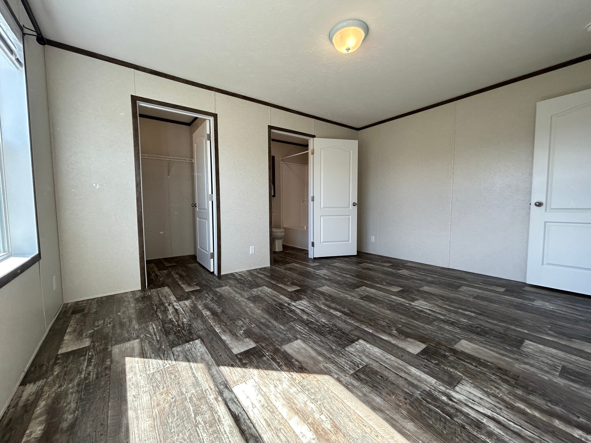 Building Photo - 18 Skeena St