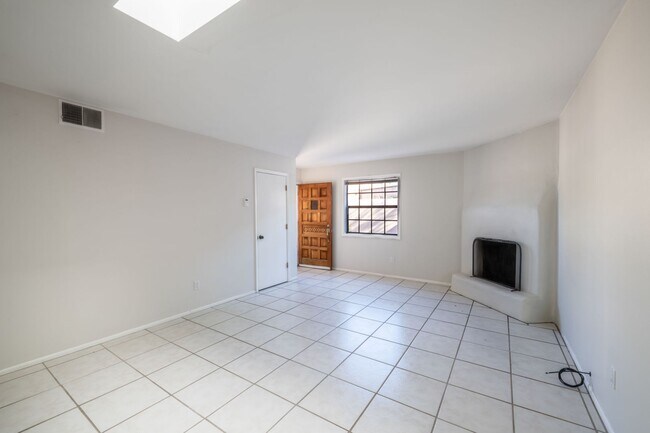 Building Photo - 516 Hillside Ave