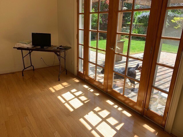 Building Photo - Beautifully Remodeled Evergreen house - hardwood, granite, A/C, stainless - Dogs welcome