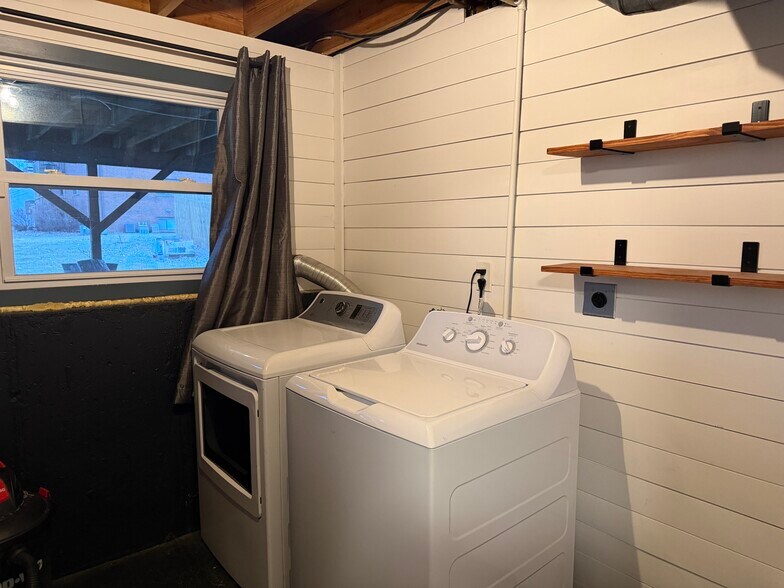 Utility room - 3309 Winston Dr