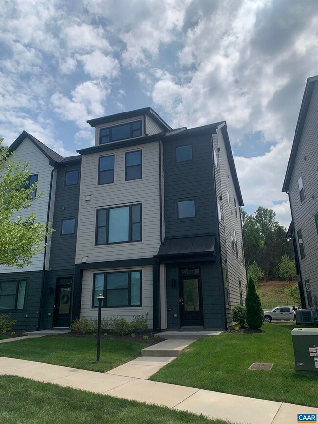 Building Photo - 1515 Knoll Ln