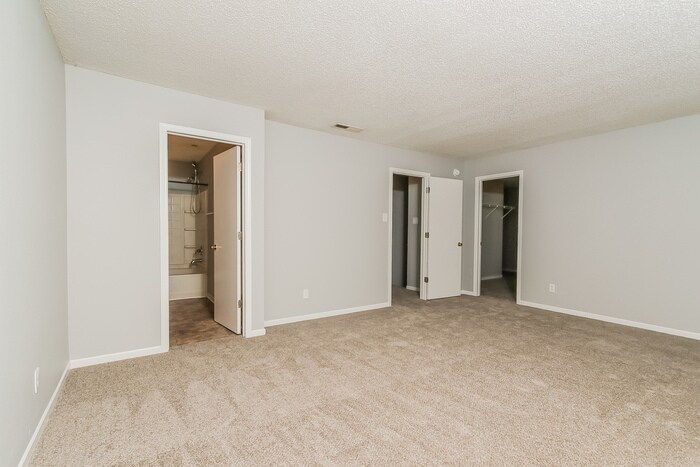 Building Photo - 1710 Elijah Blue Dr