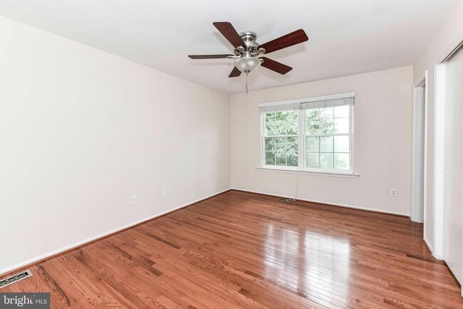 Building Photo - 10135 Forest Hill Cir