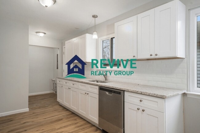 Building Photo - 27275 Barbara Ct