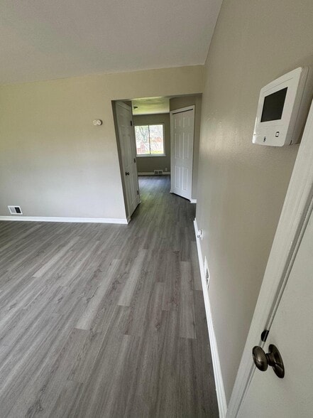 Building Photo - 4527 Channing Ln