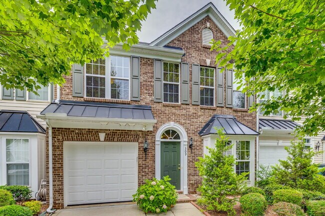 Building Photo - "Charming 3-Bedroom Retreat in Fort Mill -...